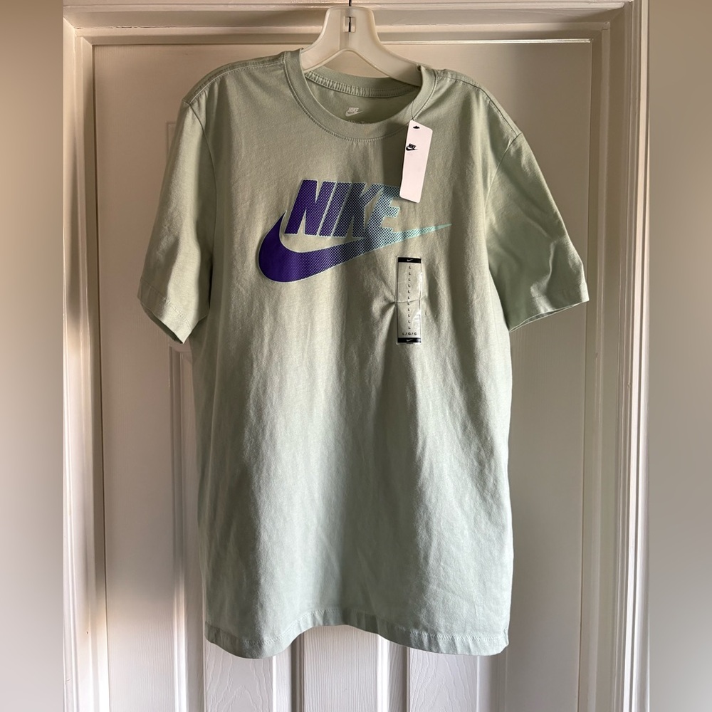 Nike Men's Light Green Tee with Purple Logo NWT